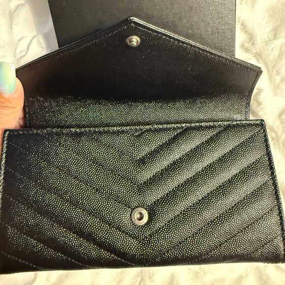 CASSANDRE MATELASSÉ large flap wallet in grain de poudre leather - Picture 2 of 5